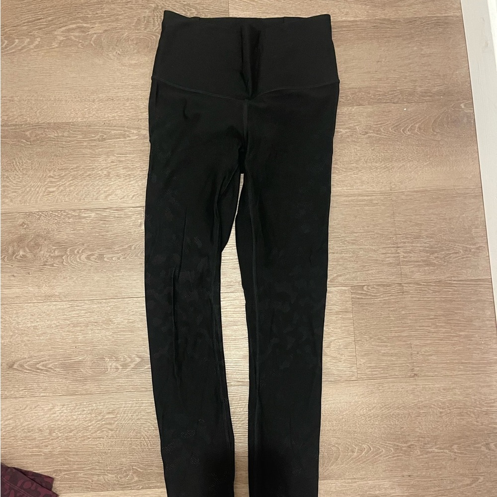 Black detailed lululemon leggings